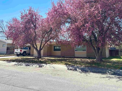 910 Big Horn Dr, Riverton, WY, 82501-2514 | Card Image