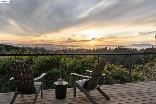 6801 Armour Drive, Oakland, CA, 94611 | Card Image