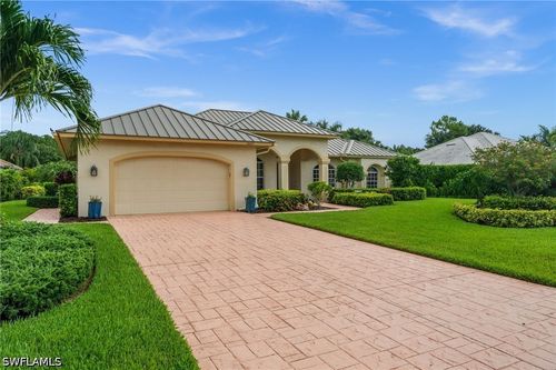 2027 Castle Garden Ln, NAPLES, FL, 34110-1093 | Card Image