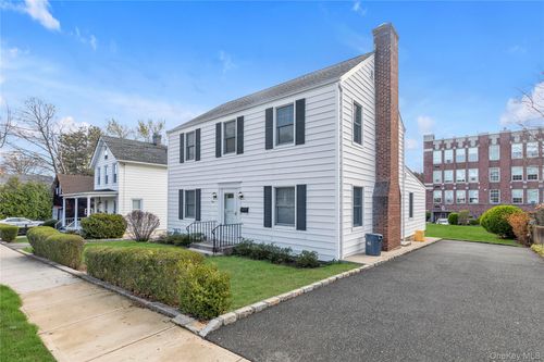 19 Anstice St, Oyster Bay, NY, 11771-2301 | Card Image