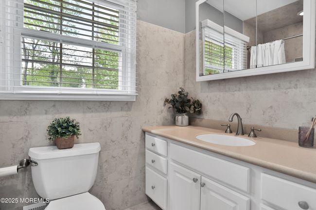 21 Schelly Dr, House other with 4 bedrooms, 3 bathrooms and null parking in Middletown NJ | Image 25