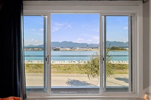 3768 River Road, Richmond, BC, V7C5M5 | Card Image