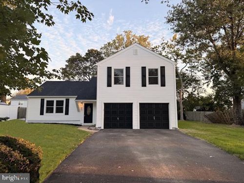 1090 W Lake Dr, Toms River, NJ, 08753-7942 | Card Image