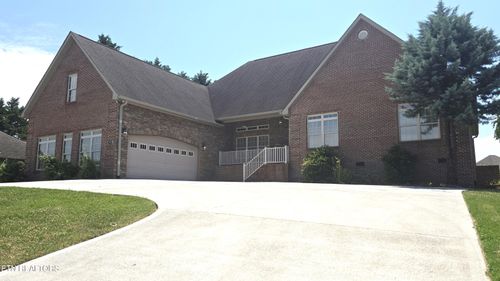 2929 Innisbrook Dr, Maryville, TN, 37801-9630 | Card Image