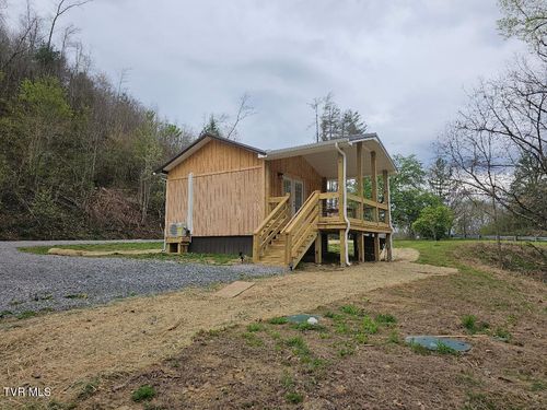 12702 Crab Orchard Rd, Coeburn, VA, 24230-5703 | Card Image