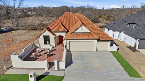 679 W 113th Ct S, Jenks, OK, 74037 | Card Image