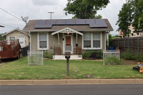 806 W Chambers St, Cleburne, TX, 76033-5306 | Card Image