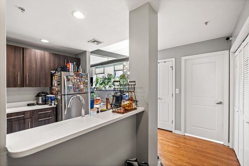 unit-305-170 Oxford St, Lynn, MA, 01901-1147 | Card Image