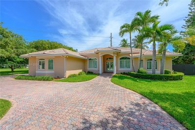 16315 Sw 88th Ct, House other with 4 bedrooms, 3 bathrooms and null parking in Palmetto Bay FL | Image 2