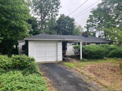 35 Washington Avenue, Oyster Bay, NY, 11545 | Card Image