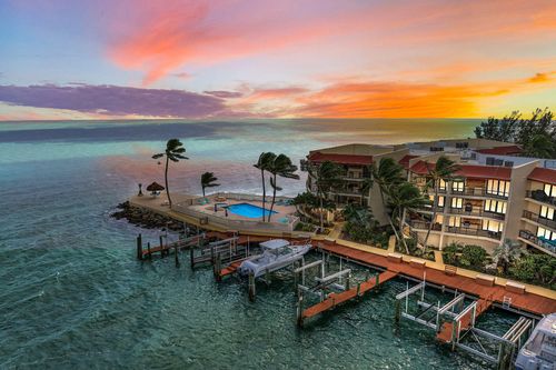c401-101 E Ocean Dr, Key Colony Beach, FL, 33051 | Card Image
