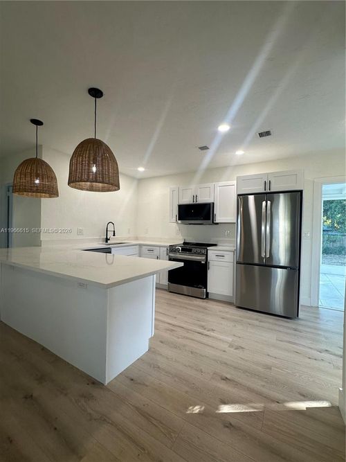 816 Tuscaloosa St, West Palm Beach, FL, 33405-1450 | Card Image