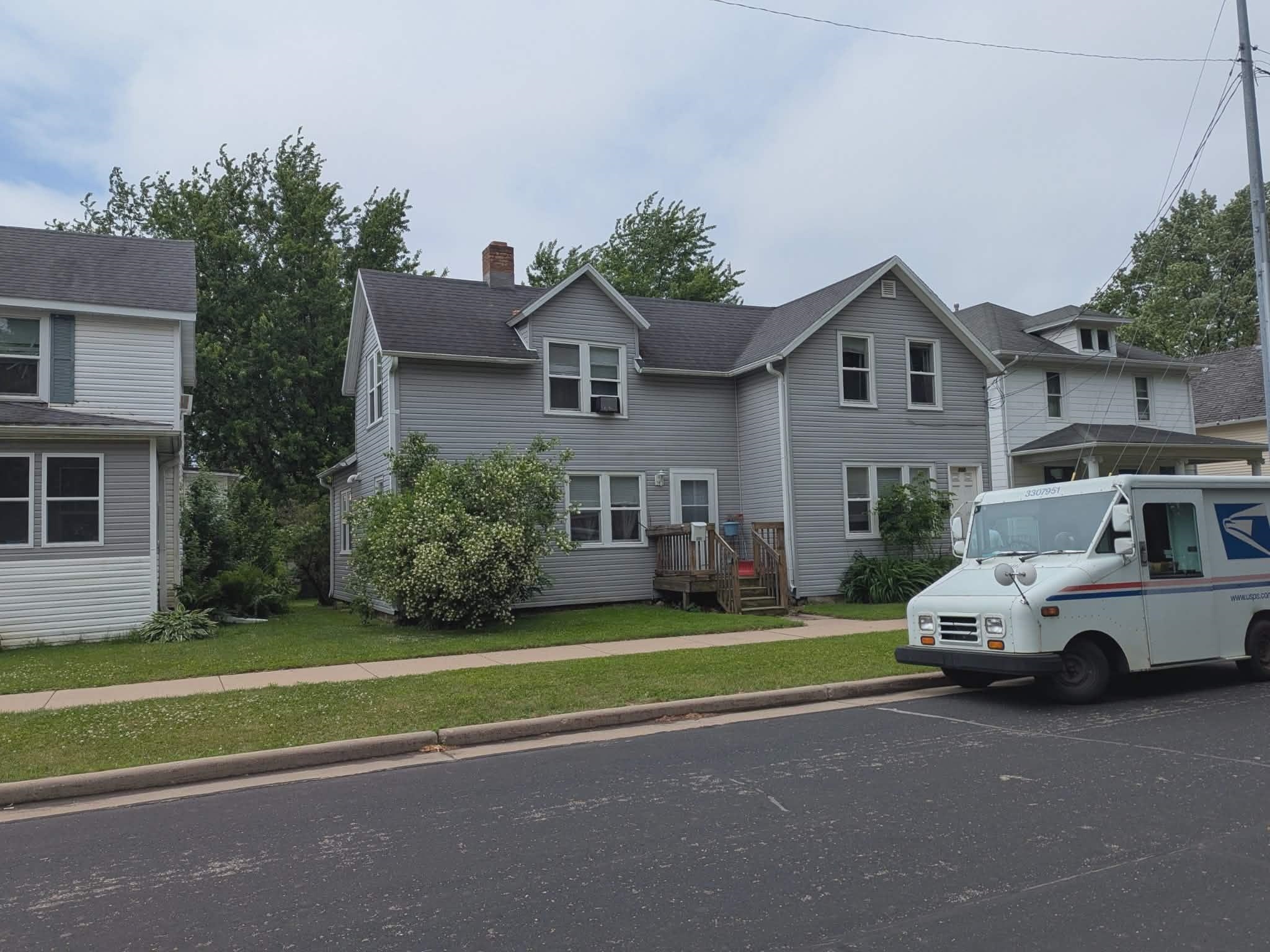 202 W Arnold St, Marshfield, WI 54449