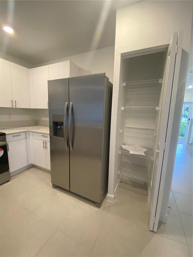 5195 Sw 37 Th St, Townhouse with 3 bedrooms, 3 bathrooms and null parking in West Park FL | Image 11