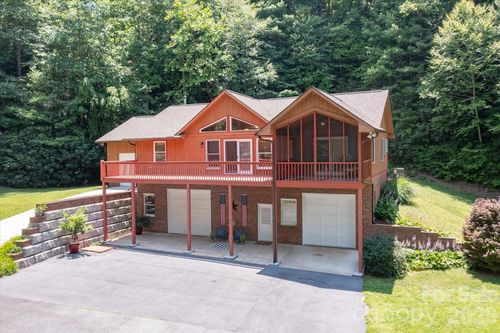 134 Valle Way, Hendersonville, NC, 28739-9646 | Card Image