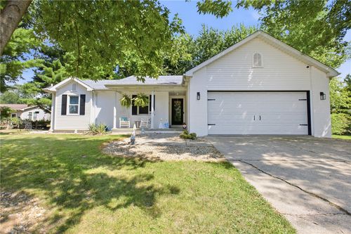 2511 Hidden Oaks Drive, Charleston, IL, 61920 | Card Image