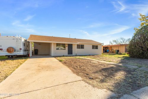 833 Langan Ave, Sierra Vista, AZ, 85635-1013 | Card Image