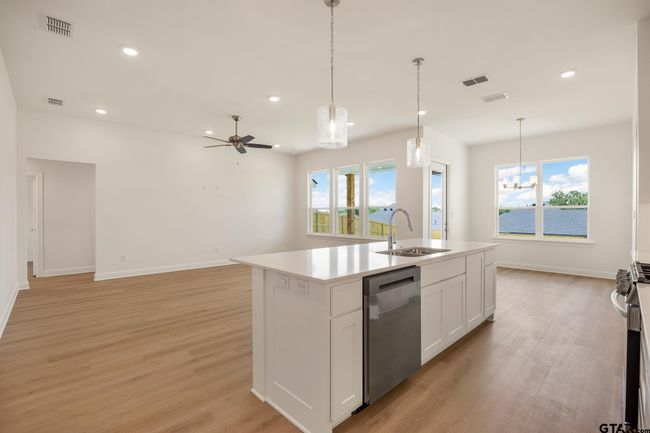 430 Mary Cir, House other with 4 bedrooms, 2 bathrooms and null parking in Bullard TX | Image 15