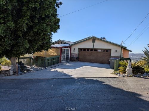 2362 Highview Ln, Spring Valley, CA, 91977-3622 | Card Image