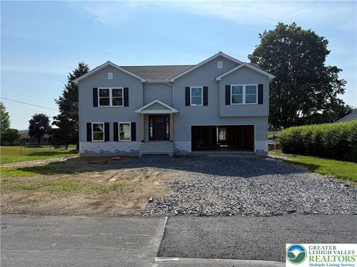 5743 Crescent Dr, Schnecksville, PA, 18078-2159 | Card Image
