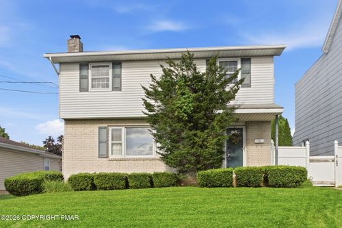 3227 N Hobson St, WHITEHALL, PA, 18052-7431 | Card Image