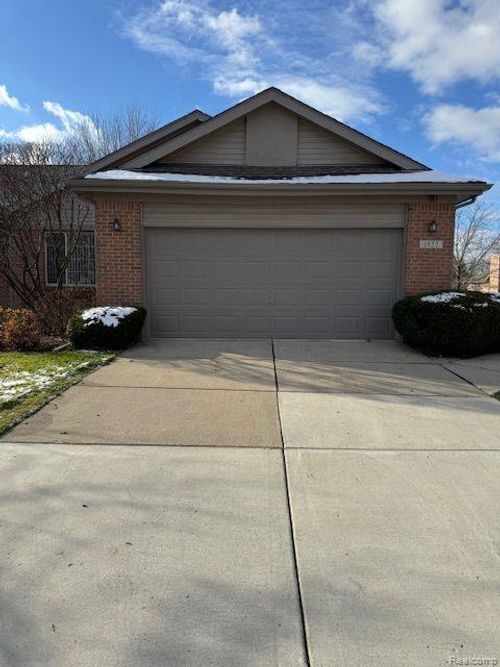 1922 Pebble Creek Dr, Canton, MI, 48188-2095 | Card Image