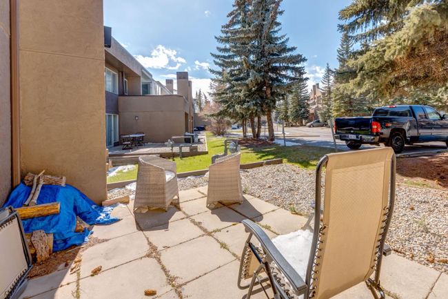 7 - 118 Village Heights Sw, Home with 2 bedrooms, 1 bathrooms and 2 parking in Calgary AB | Image 22