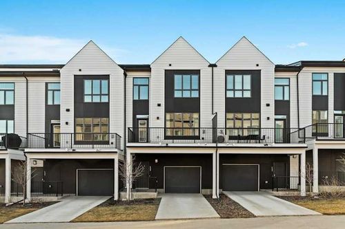 235 Sovereign Common Sw, Calgary, AB, T3C3Y3 | Card Image