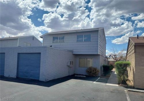5235 Gray Ln, Las Vegas, NV, 89119-4843 | Card Image