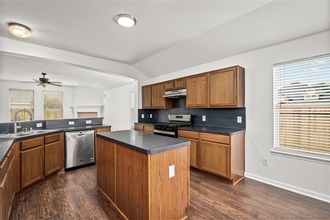 Kitchen | Image 8