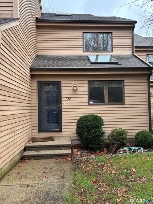 10-103 W Main St, Niantic, CT, 06357-1748 | Card Image