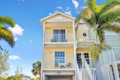 627 Bahia Beach Boulevard, Townhouse with 3 bedrooms, 3 bathrooms and null parking in Ruskin FL | Image 3