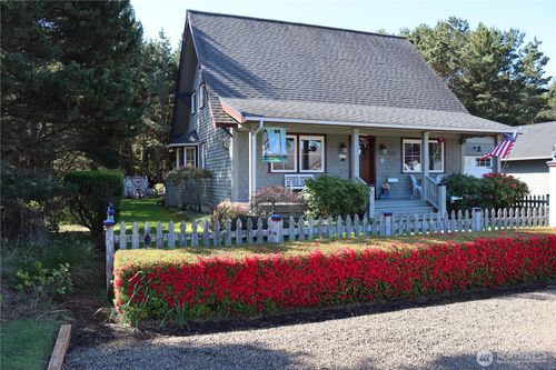 1222 194th St, Long Beach, WA, 98631-7043 | Card Image