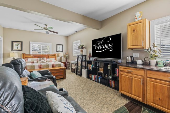 Sitting area and kitchenette. | Image 23