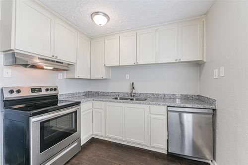 510 S Utah St, La Porte, TX, 77571-5561 | Card Image