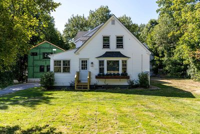 B - 14 Hobart Street, House other with 3 bedrooms, 2 bathrooms and null parking in Exeter NH | Image 2