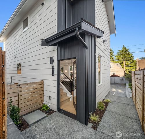 8016 24th Ave Nw, Seattle, WA, 98117-4437 | Card Image