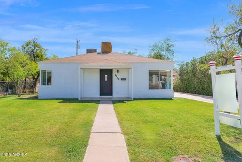 3239 E Pierce St, Phoenix, AZ, 85008-6240 | Card Image