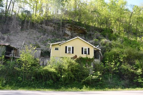 13162 Riverside Dr, Oakwood, VA, 24631-8700 | Card Image