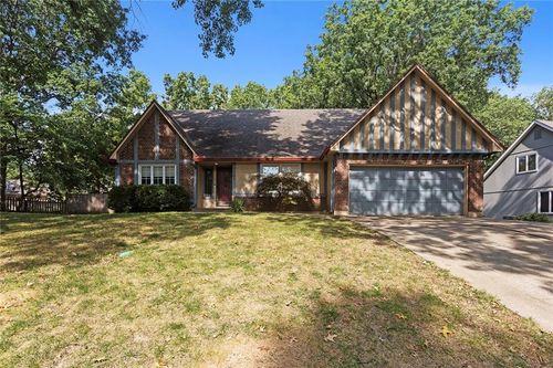 1601 Nw Weatherstone Ct, Blue Springs, MO, 64015-6346 | Card Image