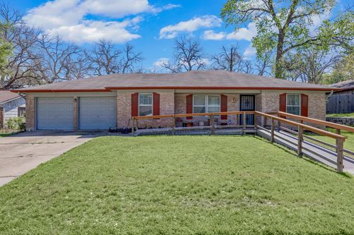 3205 Laguna Dr, Austin, TX, 78741-7052 | Card Image