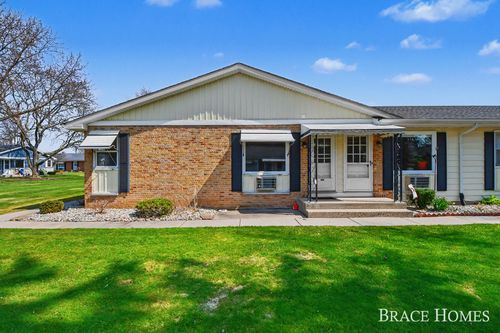 647 Blue Ash Dr, Grand Rapids, MI, 49548-7612 | Card Image