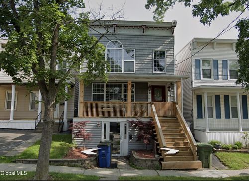 27 Mcelwain Ave, Cohoes, NY, 12047-2422 | Card Image