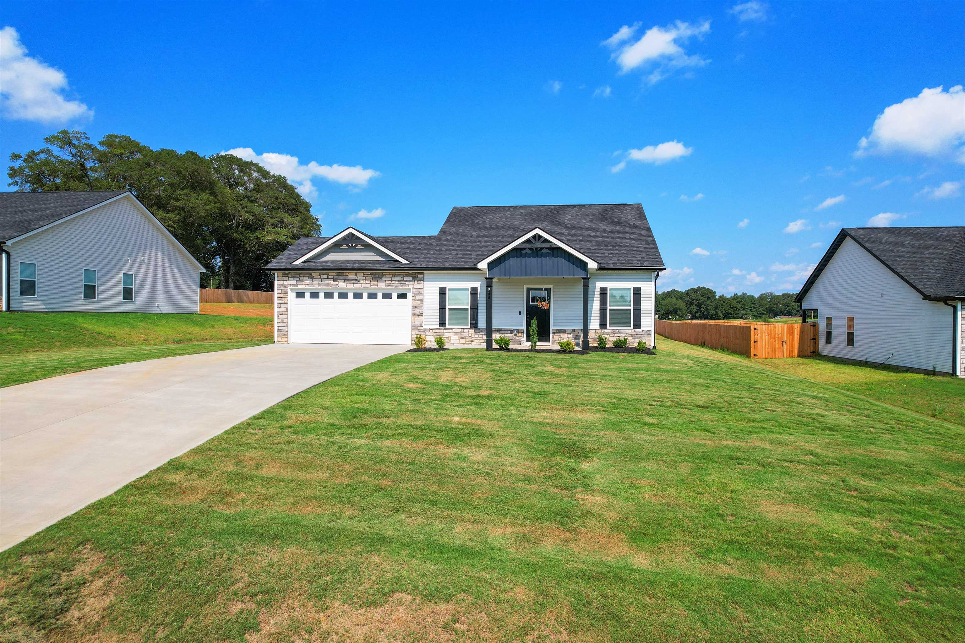 R C Thompson Rd, Chesnee, SC 29323