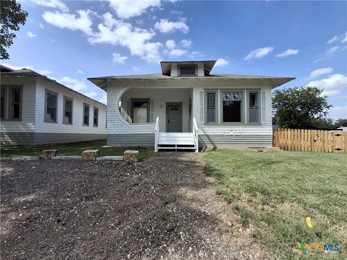 498 E Avenue R, Belton, TX, 76513-6090 | Card Image