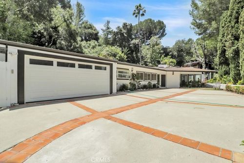 9466 Hidden Valley Pl, Beverly Hills, CA, 90210-1310 | Card Image