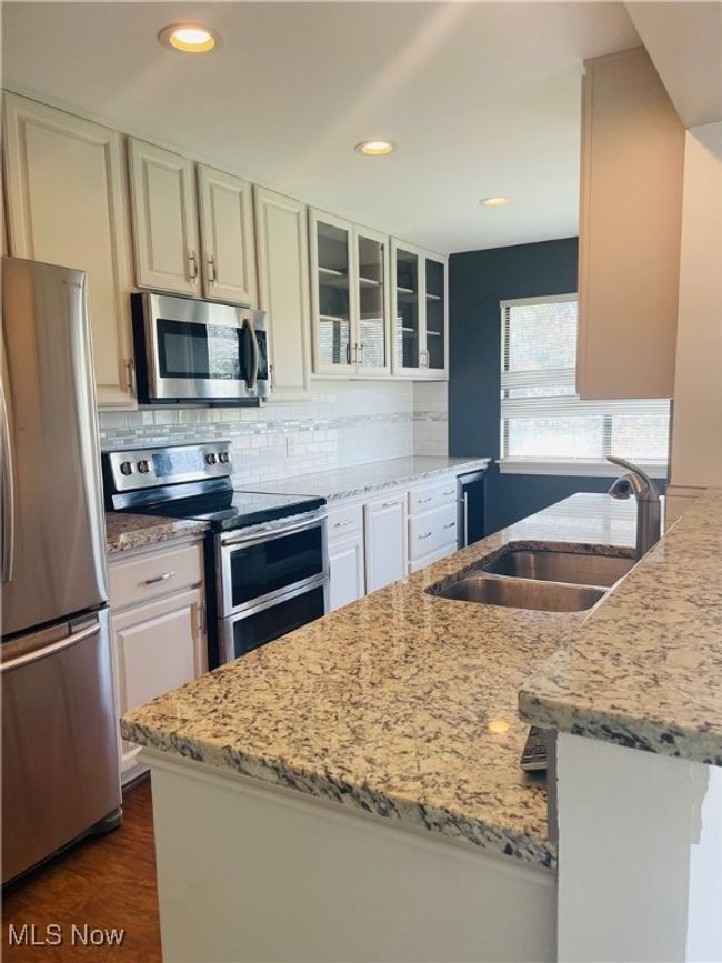 APT-110C - 3800 Rosemont Blvd, Condo with 2 bedrooms, 2 bathrooms and null parking in Fairlawn OH | Image 8