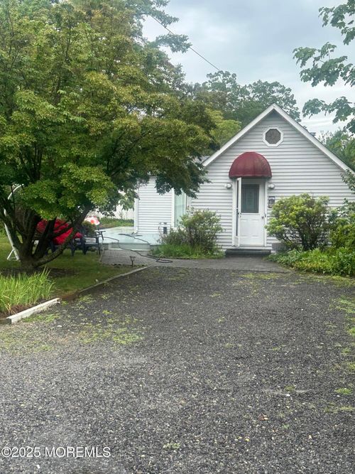 rear-36 Whale Pond Rd, Oakhurst, NJ, 07755-1261 | Card Image