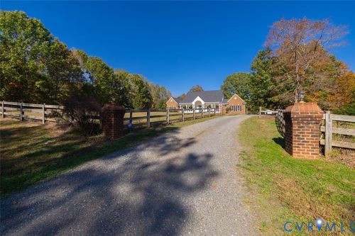 12572 Gallop Ln, Maidens, VA, 23102-2080 | Card Image