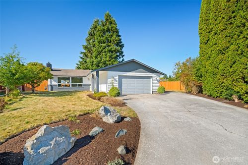 812 Dana Dr, Sedro Woolley, WA, 98284-9334 | Card Image